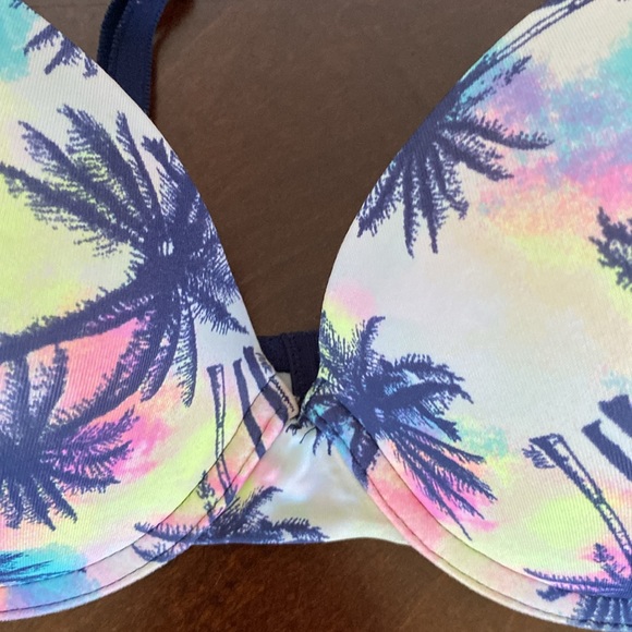 Victoria’s Secret palm print bra - Picture 2 of 9
